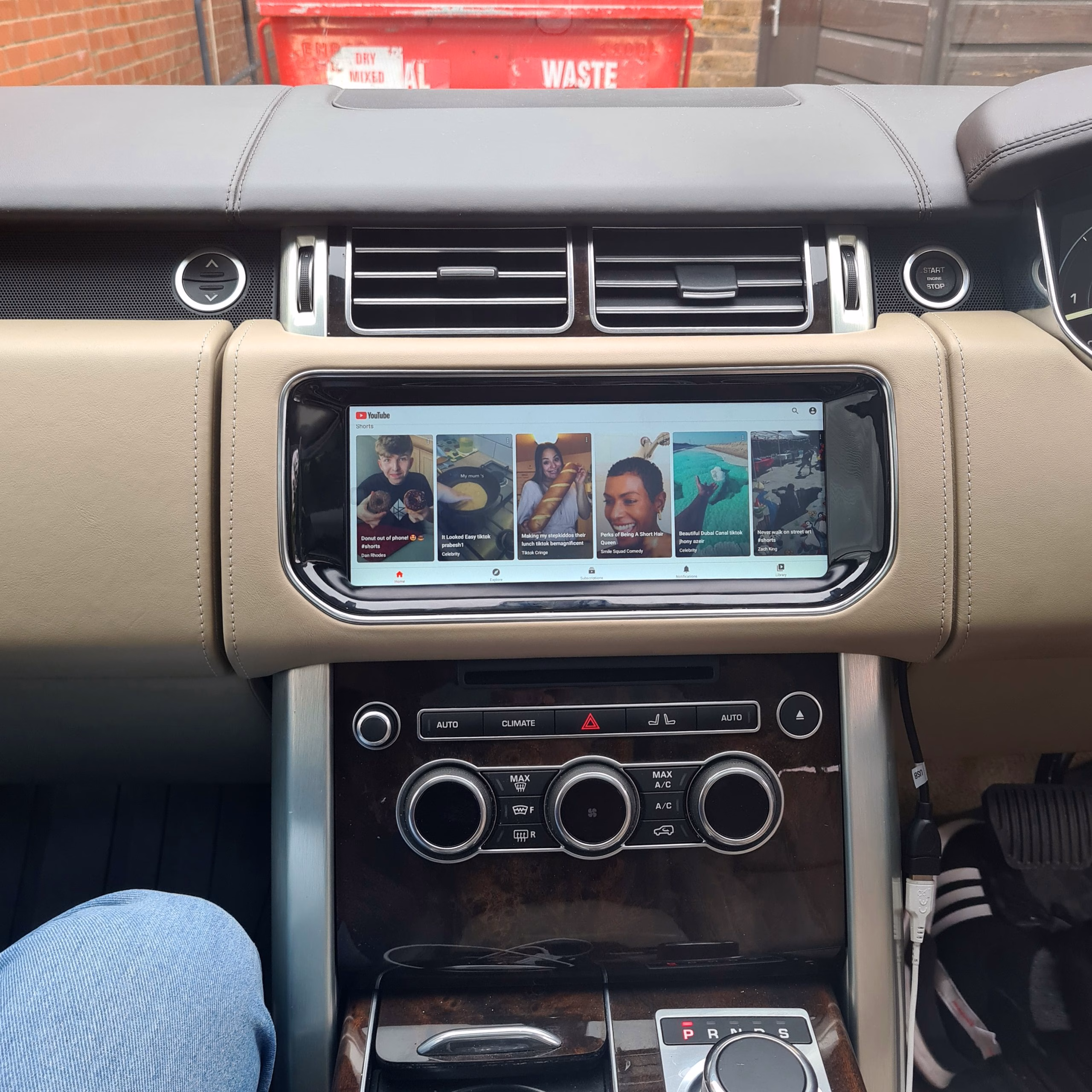 10.25″ Car Multimedia Player Android with built-in Apple CarPlay & Android Auto for Range Rover L405 & Range Rover Sport...