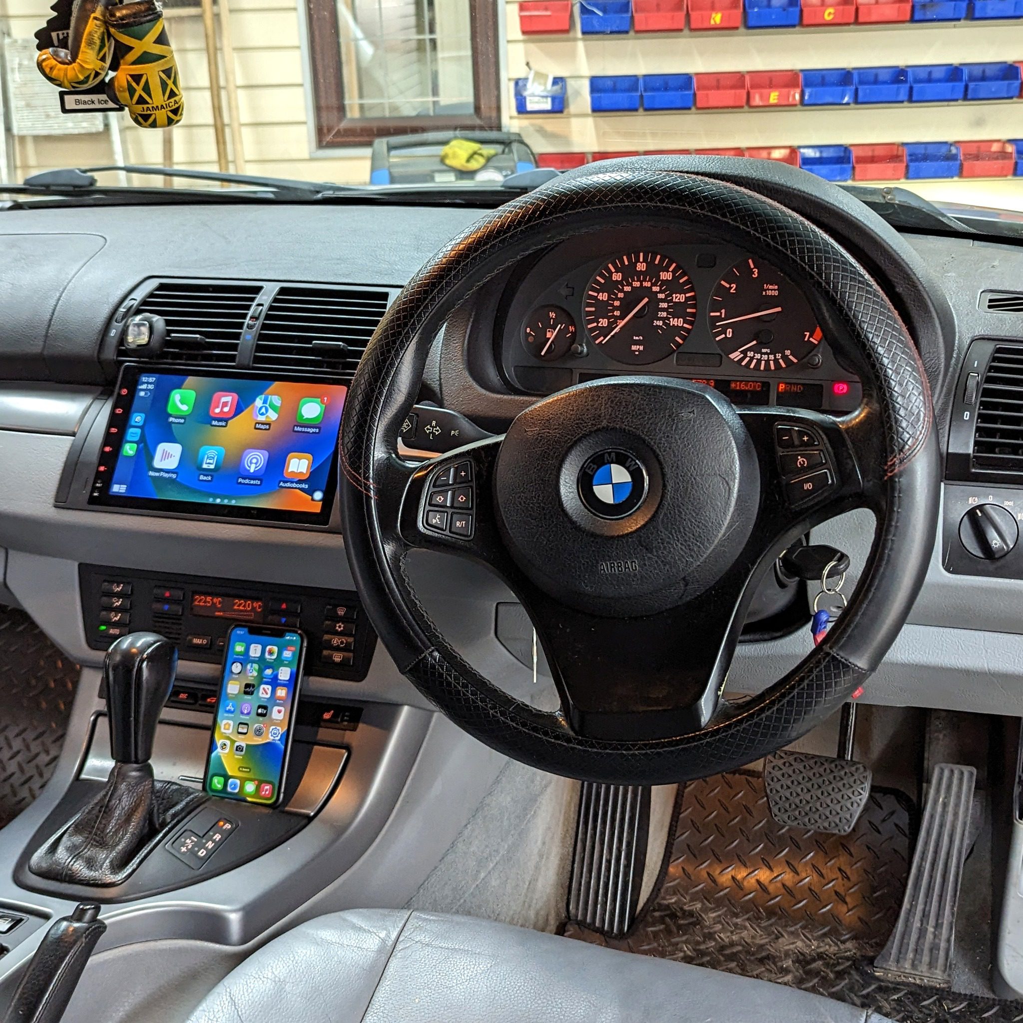 Android Multimedia Player with 9″ Display and Built-in Carplay & Android Auto Custom Fit for BMW X5 E53 / 7 Series E38 BMW...