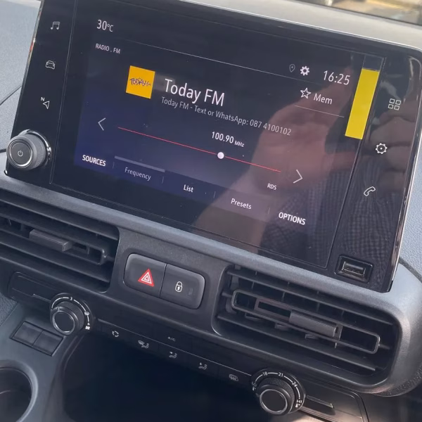 Vauxhall Corsa Vivaro Combo Reverse Camera Integration Kit - incarmusic.co.uk